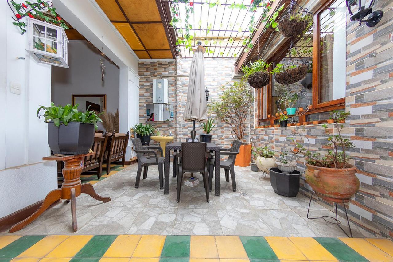 Sarayu House Hotel Medellin Bagian luar foto