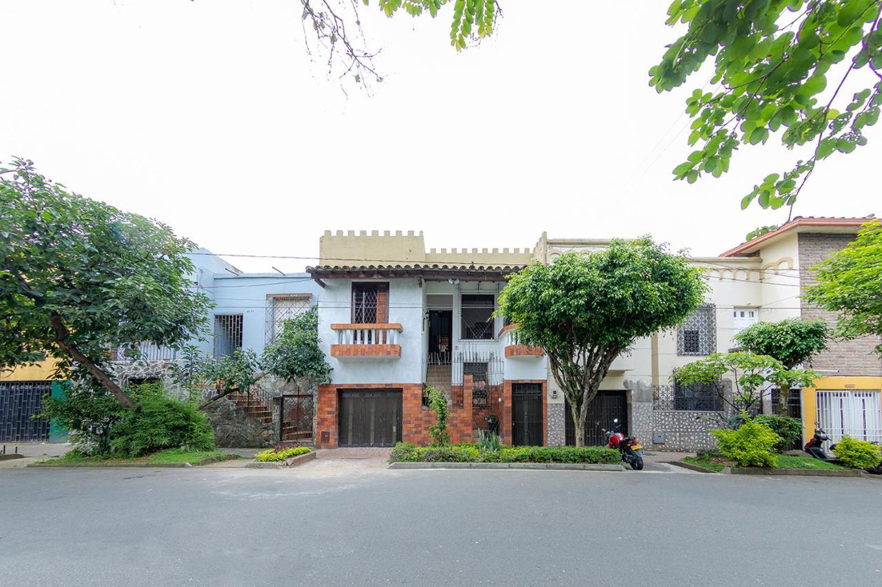 Sarayu House Hotel Medellin Bagian luar foto