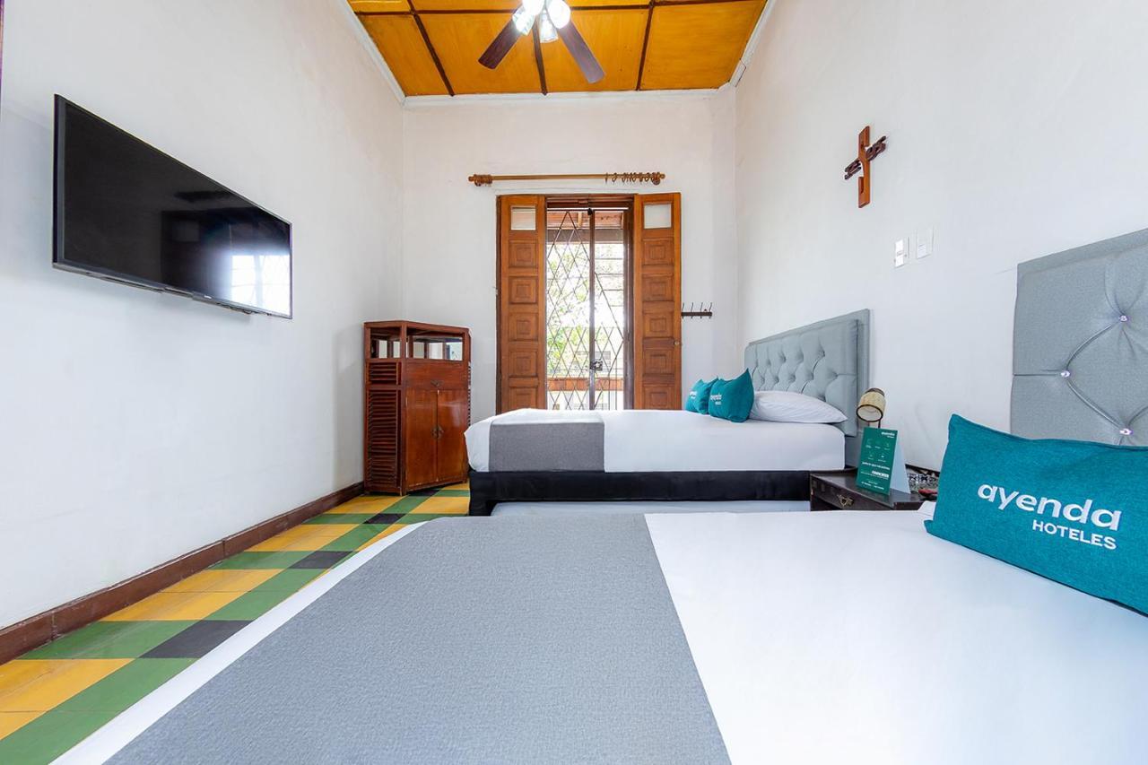Sarayu House Hotel Medellin Bagian luar foto